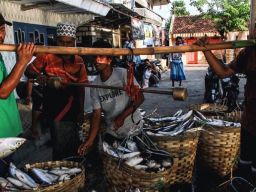 Lapangan pekerjaan Pertanian, Kehutanan, dan Perikanan menyerap tenaga kerja paling banyak di Jatim