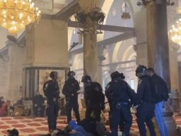 Masjid Al-Aqsa Diacak Acak Israel