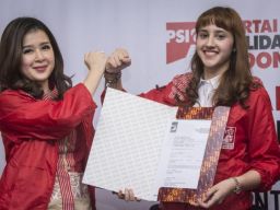 Mundur Sebagai Pengurus dan Kader PSI