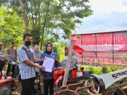 Polres Trenggalek tangkap pelaku pencurian mesin traktor