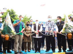 RS Terapung Ksatria Airlangga berlayar melayani Masyarakat Kepulauan Madura