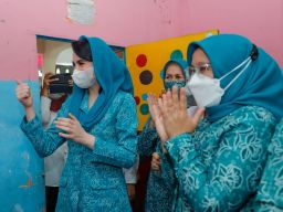 Arumi Bachsin Elestianto Dardak mengapresiasi jiwa kegotongroyongan TP PKK Kota Surabaya