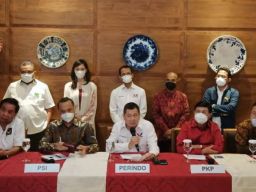 Sepakat Bentuk Poros Baru