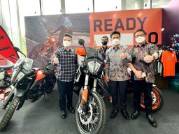 Indonesia International Motor Show (IIMS) Surabaya 2022 di Grand City Convention Center
