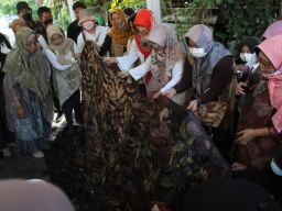 Butik Namira Dikunjungi 50 Ecoprinter dari Enam Kota