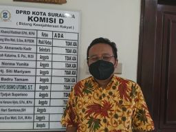 Agar Tak Jadi Polemik, Komisi D Desak Seragam Sekolah Segera Didistribusikan