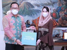 UNICEF berkolaborasi dengan PKK Jatim Dalam Pemenuhan Hak Anak Untuk Imunisasi