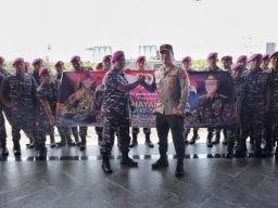 Polda Jatim "Dikepung" Prajurit TNI AL dari berbagai Kesatuan di Jatim pada 1 Juli 2022