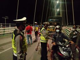 Petugas Gabungan di Bojonegoro Gelar Patroli Motor Penegakan Protokol Kesehatan