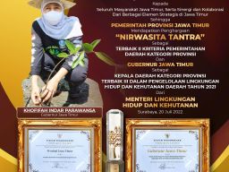 Kementerian LHK Anugerahi Gubernur Khofifah Penghargaan Nirwasita Tantra 2021