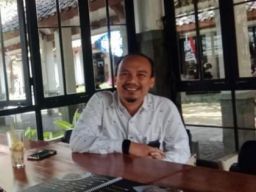 Saya Punya Teman Masih Muda  Sudah Jadi Guru Besar