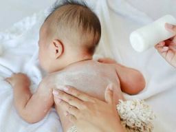 Johnson & Johnson Hentikan Penjualan Bedak Talc