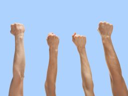 Kami Berdua Selalu Yes, Tidak Pernah No