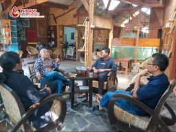 Menulis Adalah Persaksian Atas Sejarah