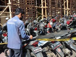 Polres Probolinggo Kota Grebek Tempat Perjudian,Lima Orang dan Puluhan Motor Diamankan