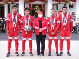 Gubernur Khofifah Apresiasi Para Jawara Piala AFF U-16 Asal Jatim.