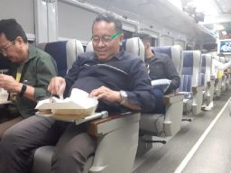 Mulai 15 Agustus Penumpang Kereta Api Jarak Jauh area Daop 8 Wajib Vaksin Booster