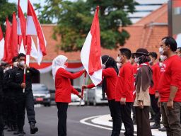 Dilepas Gubernur Khofifah, Tim Ekspedisi 77 Siap Kibarkan Merah Putih di Puncak Gunung Arjuno