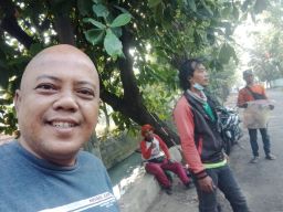 Sisi Lain Kehidupan Di Kota Pahlawan