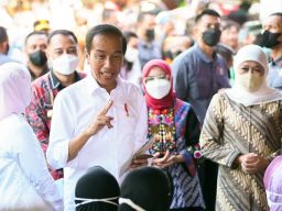 Gubernur Khofifah: Kami Melengkapi Dengan Bantuan Modal Untuk Pelaku Usaha Ultra Mikro