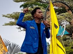 Tolak Kenaikan Harga BBM, PMII Surabaya Kepung Balai Kota
