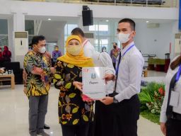 Gubernur Khofifah Minta Peserta Latsar CPNS Lipatgandakan Inovasi,dedikasi dan Kreatifitas