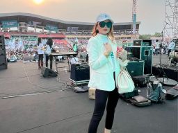 Dwy Mareta Pinasti, Mendalami Dunia Politik lewat Seni Modeling