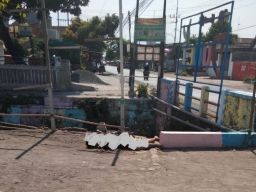 Mayat Laki-Laki Di Duga ODGJ Di Temukan Tergeletak Di Tepi Sungai Njuwet Kenongo