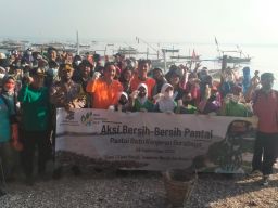 World Cleanup Day 2022, Polres Tanjung Perak Surabaya Bersih -bersih Pantai