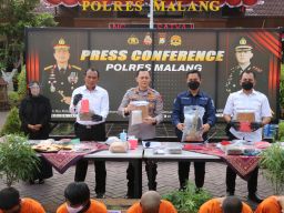 Polres Malang Berhasil Ungkap Kebun Ganja Seluas 1 Hektare di Lereng Semeru