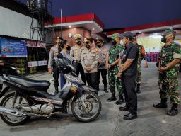 Pastikan Distribusi BBM Aman, Kapolres Blitar Kota dan Dandim Kunjungi Sejumlah SPBU