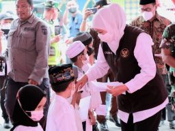 Gubernur Khofifah: Penyaluran Dipercepat untuk Ringankan Beban Masyarakat