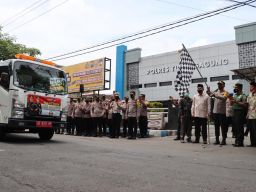 Polres Tulungagung, Berikan Bantuan Air Bersih untuk Warga Terdampak Kekeringan