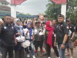Banjir Anak Kali Lamong, Ormas KORAK Gresik Terjun Langsung Bagikan Bantuan
