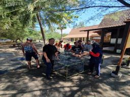 Doktor Mengabdi UB Aplikasikan Teknologi Underwater Lobster Apartment Dalam Budidaya Lobster