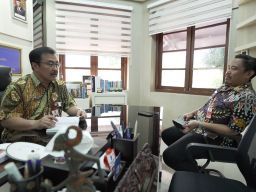 Pengelola Rumah Sakit BLUD Pemprov Jatim Perlu Persamaan Presepsi Proses Pengadaan Barang Jasa