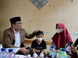 Gubernur Ridwan Kamil Kunjungi Korban Kecelakaan Truk di Bekasi