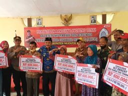 Buruh Tani Tembakau Nganjuk Terima BLT Dana Bagi Hasil Cukai Tembakau (DBHCT)