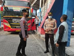 Antisipasi Gangguan Kamtibmas Pelaksanaan KTT G20,  Polres Sidoarjo Razia Penumpang Bus Tujuan Bali