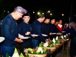 Festival Bandeng Jelak di Kota Pasuruan, Makan Bareng 3000 Sate Bandeng