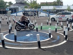 Satpas SatLantas Polres Nganjuk Gulirkan Pelatihan Uji Teori Dan Praktek SIM Gratis