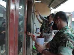 Bedah Rumah Disabilitas Kerjasama Polresta Malang Kota Bersama Kodim 0833 dan Relawan