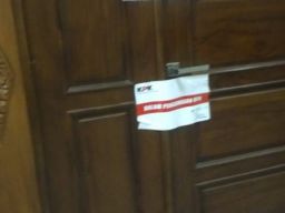 KPK Segel Salah Satu Ruangan Di DPRD Jatim