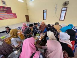 Tingkatkan Ekonomi Masyarakat, PSDKU UB Kediri Ajak Masyarakat Mengolah Lele Menjadi Nugget.