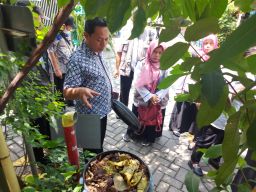 Kelurahan Purwantoro dan Arjosari Malang Studi Pengelolaan Sampah Dikampung Edukasi Sampah Sidoarjo