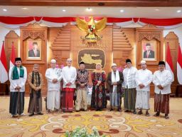 Sembilan Kyai Madura Datangi Gedung Negara Grahadi
