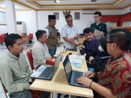 17 Bakal Calon DPD Serahkan Dokumen Syarat Dukungan Minimal Pemilih Perbaikan ke KPU Jatim