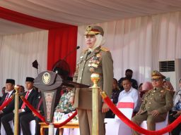 Gubernur Khofifah Beri Penghargaan Kepala Daerah Pembina Terbaik K3 Dan Perusahaan Zero Accident