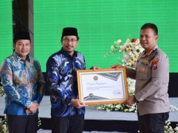 Kapolresta Sidoarjo Terima Penghargaan Optimalisasi Pajak Daerah