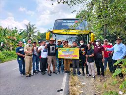 Kades Se-Gresik Bersama Kades Seluruh Indonesia Demo Ke Jakarta Tuntut Perpanjangan Masa Jabatan